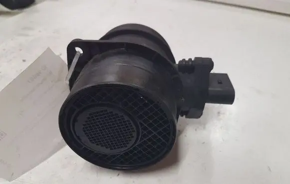 Audi A3 S3 8P Mass air flow meter 0281002461