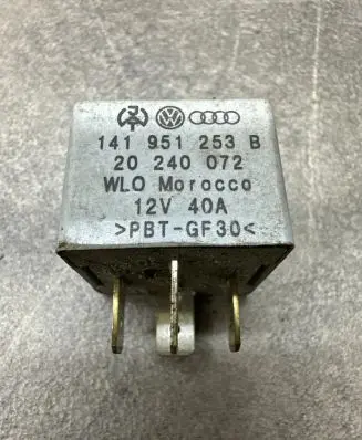 Audi A4 S4 B5 8D Other relay 141951253B 12V40A 20240072