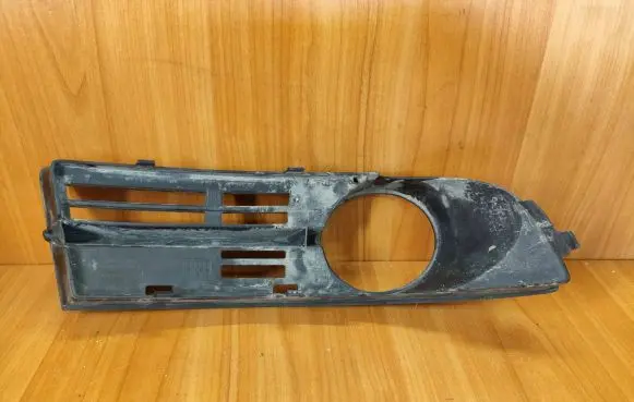 Volkswagen Touran I Front bumper lower grill 1T0853665A GNW13404