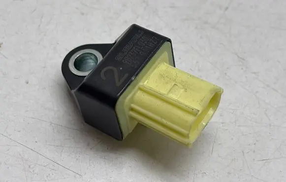 Subaru XV II Airbag deployment crash/impact sensor 98237FL030 567R11HZ7