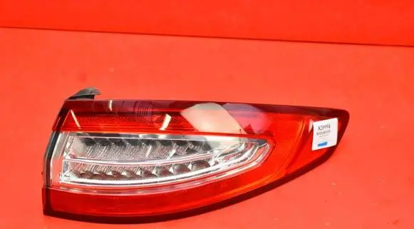 Ford Mondeo MK I Rear/tail lights DS73-13404-AM