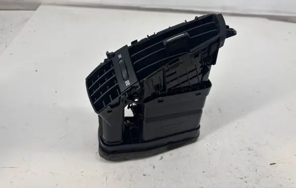 KIA Ceed Dash center air vent grill 808824