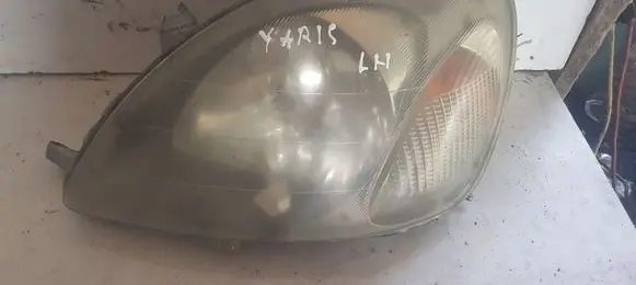 Toyota Yaris Headlight/headlamp