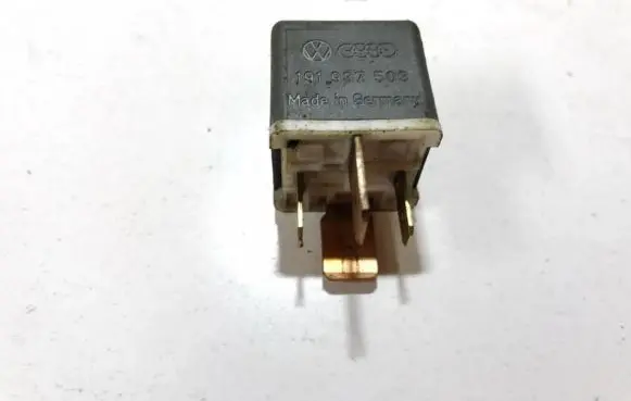 Volkswagen Golf III Other relay 191937503