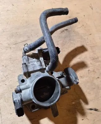 Mazda 323 F Throttle valve 