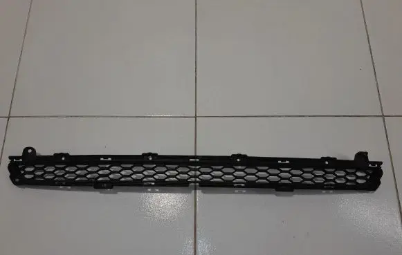 KIA Sorento Front bumper lower grill 865222P000