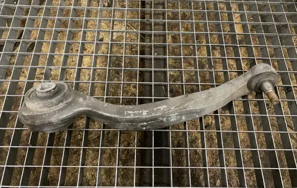 Mercedes-Benz E W212 Front lower control arm/wishbone A2123330097 2123330097