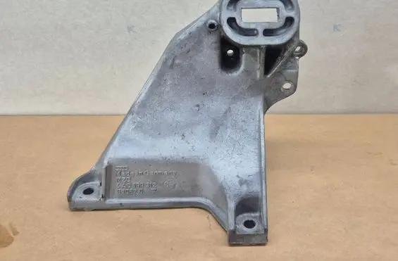 Audi A6 S6 C4 4A Engine mounting bracket 4A0199312 810820