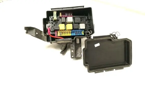 Mercedes-Benz ML W166 Fuse module A1669063801
