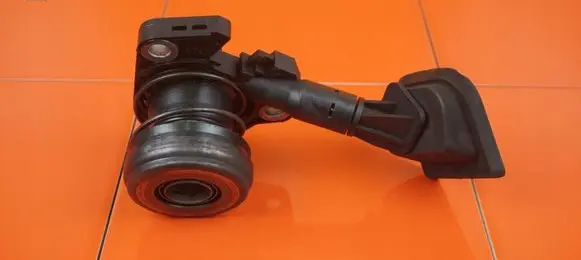 Peugeot 3008 I Clutch slave cylinder 5FV 15MB21