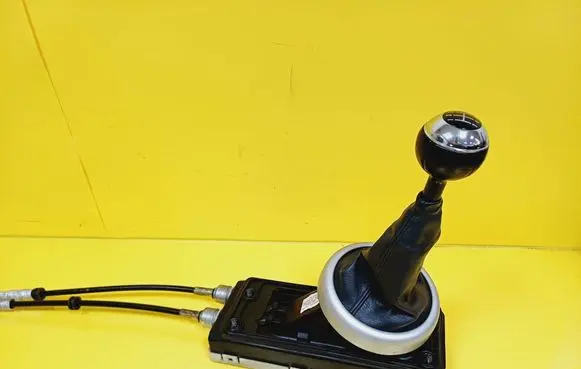Mini One - Cooper R50 - 53 Gear shifter/selector 7533820-02