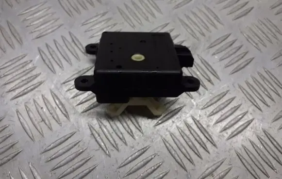 Nissan Primera A/C air flow flap actuator/motor 3C27030840