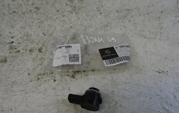 Mercedes-Benz B W246 W242 Parking PDC sensor A0009055504