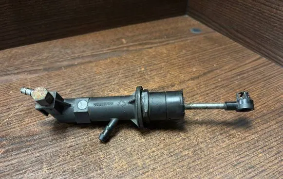 Renault Mascott Clutch master cylinder 7700431845 FT07MP605A