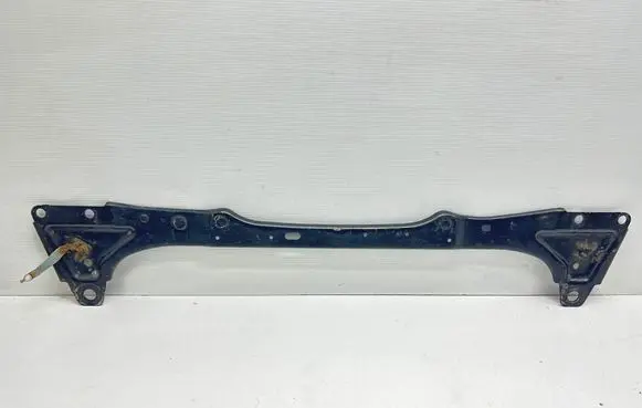 Volvo XC90 Bottom radiator support slam panel 32277168 20083