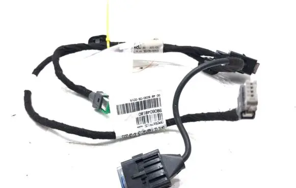 Peugeot 308 SW USB socket connector 9806048180