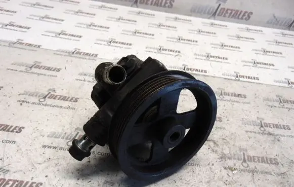 Toyota Avensis T220 Power steering pump 