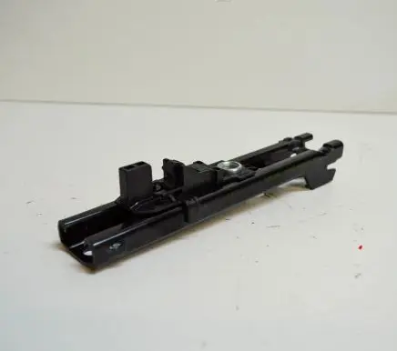 Skoda Octavia Mk2 (1Z) Seat belt adjustment motor 5K0857819A