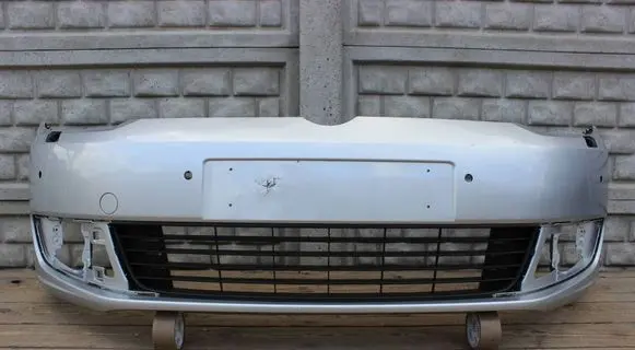 Volkswagen Touran II Front bumper 1T0807221M