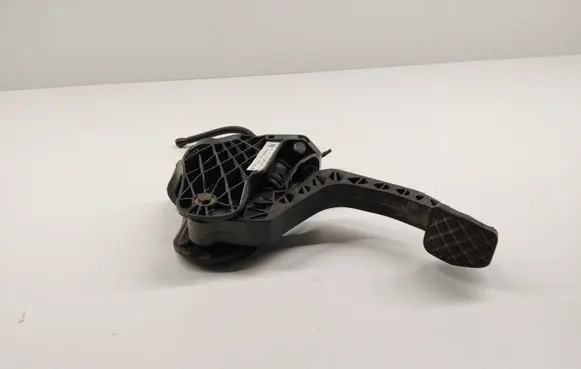 Volkswagen Jetta VI Clutch pedal 1K1721059
