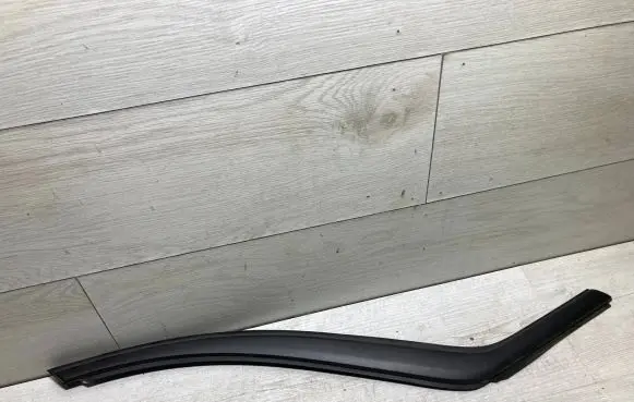 Opel Crossland X Rear side glass trim 39008048 39008050