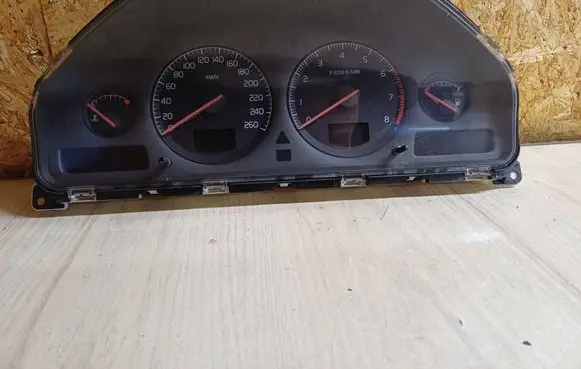 Volvo S60 Speedometer (instrument cluster) 9459821 69294570T 0464215