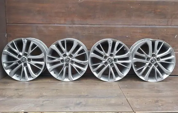 Toyota Yaris Cross R17 alloy rim 