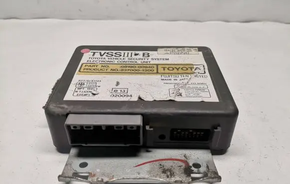 Toyota Carina T210 Immobilizer control unit/module 2370001300 0819000940