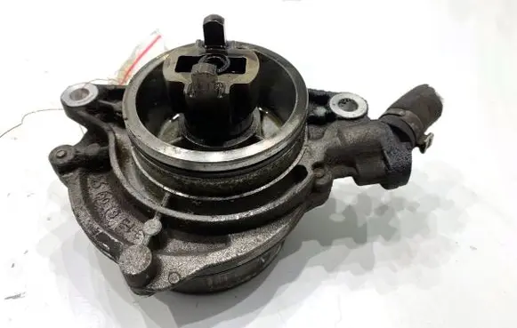 BMW 5 E60 E61 Vacuum pump 7791232