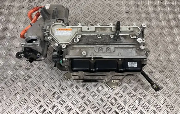 Voltage converter inverter