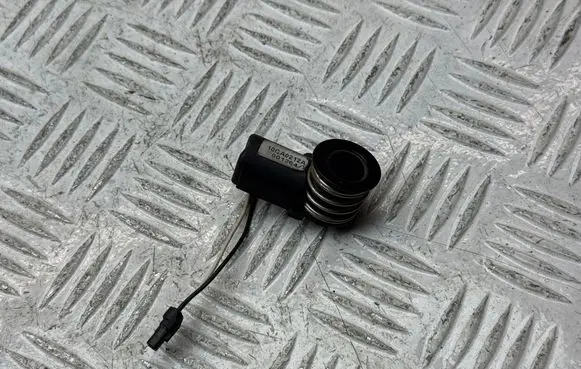 Toyota Avensis T270 Front parking sensor holder (PDC) 10CA0212A 801264