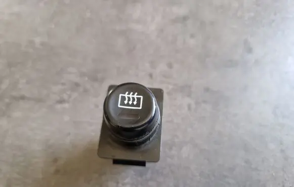 Windscreen/window heater switch