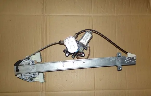 Suzuki Liana Front door window regulator with motor