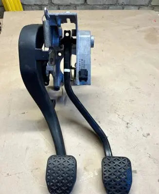 BMW 1 E81 E87 Pedal assembly 678711 10100513 42322403