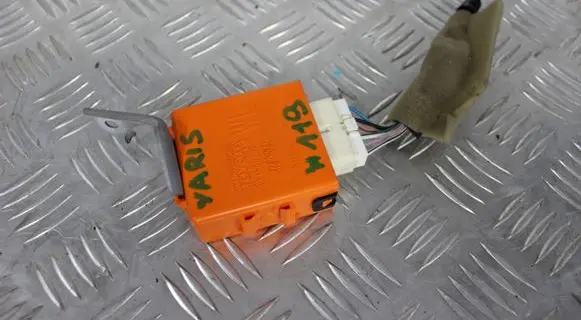 Toyota Yaris Door central lock control unit/module 8597052030 0515004240