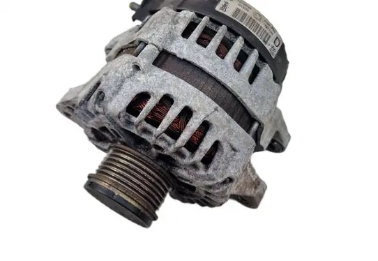 Hyundai Tucson TL Generator/alternator 373002F350