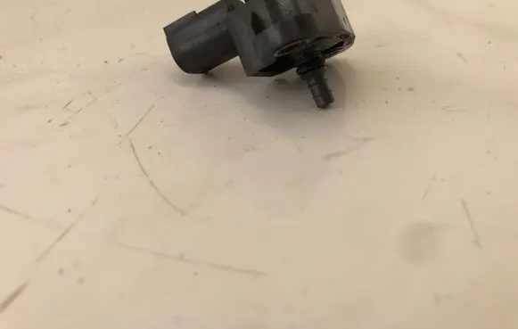 Mercedes-Benz Sprinter W906 Air pressure sensor A0051535028