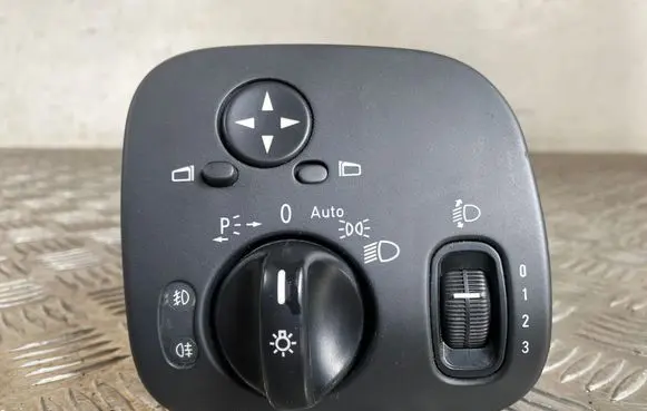 Mercedes-Benz C W203 Light switch A2035450604 24406570722 04058519
