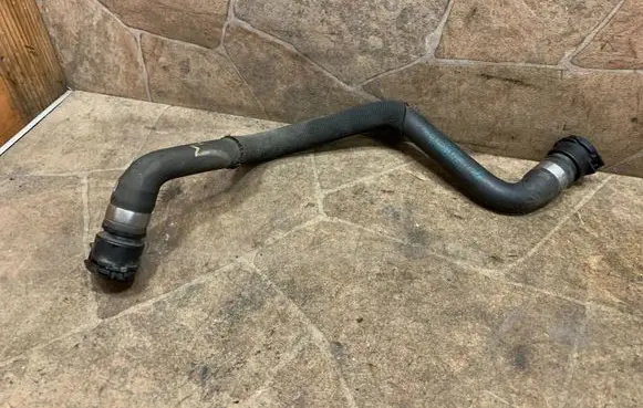 BMW 6 G32 Gran Turismo Engine coolant pipe/hose 8572908