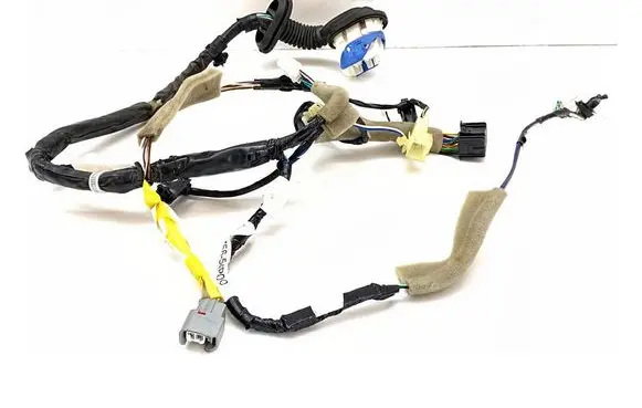 Suzuki Vitara (LY) Front door wiring loom 3675654P00