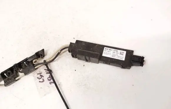 Volkswagen Golf VI Antenna control unit 3c0951171c