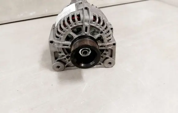 Renault Clio III Generator/alternator STX100561