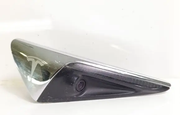 Tesla Model X Side fender camera 112510699A