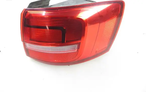 Volkswagen Jetta VI Rear/tail lights 