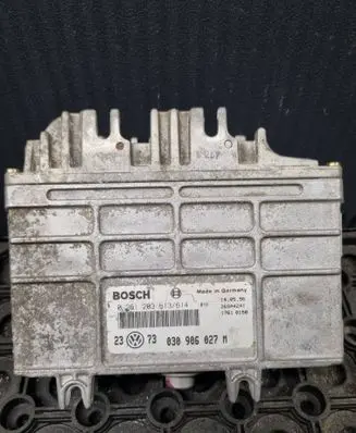 Volkswagen Golf III Engine control unit/module 0261203613 030906027M 26SA4241