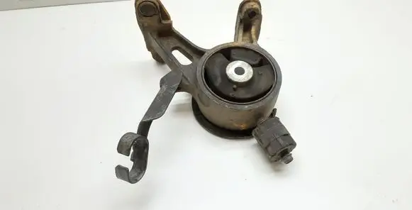 Toyota Avensis T270 Engine mount bracket