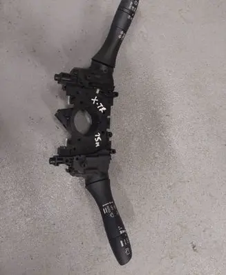 Nissan X-Trail T32 Indicator stalk 15710SN2