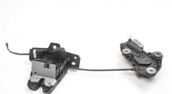 Volvo XC40 Tailgate lock latch 32394629