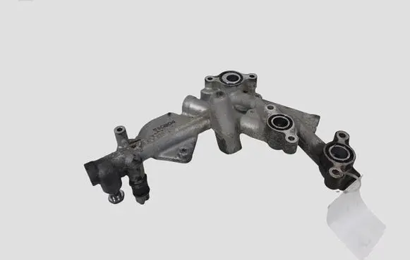 Toyota Avensis T270 Oil filter mounting bracket