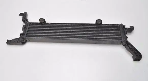 Maserati Ghibli Engine oil radiator 670009824